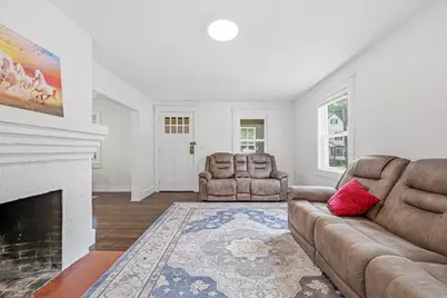 569 Lincoln Ave, Saugus, MA 01906 - Photo 5