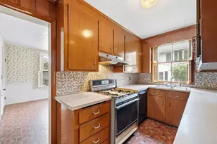 22 Quincy St, Methuen, MA 01844 - Photo 15