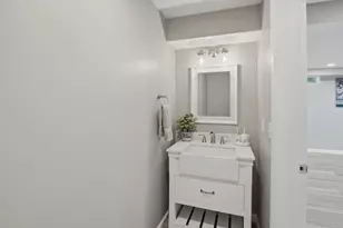 176 Southold Rd, Auburn, MA 01501 - Photo 29