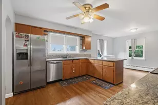 16 Providence St, Fitchburg, MA 01420 - Photo 11