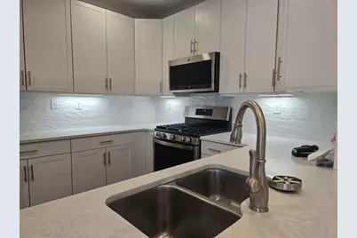 320 Middlesex #B305, Medford, MA 02155 - Photo 3