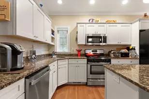 701 Crystal Way, Bellingham, MA 02019 - Photo 9