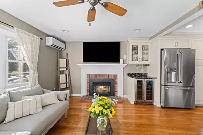28 Lawrence Street, Danvers, MA 01923 - Photo 9