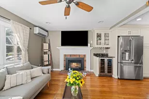 28 Lawrence St, Danvers, MA 01923 - Photo 9