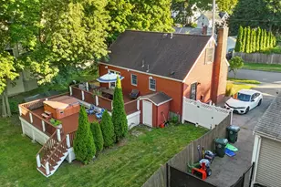 28 Lawrence St, Danvers, MA 01923 - Photo 39