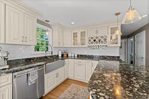 28 Lawrence St, Danvers, MA 01923 - Photo 5