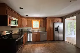 4 Windsor St, Chelmsford, MA 01824 - Photo 3