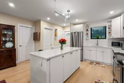 14 Brook Ave #2, Waltham, MA 02453 - Photo 5