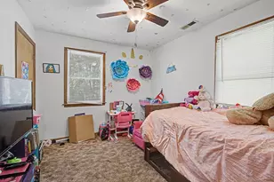 58-60 Beverly Ln, Springfield, MA 01151 - Photo 13