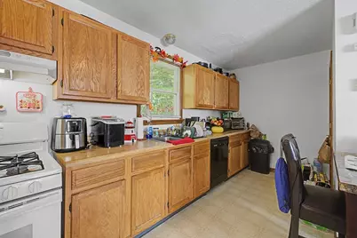 58-60 Beverly Lane, Springfield, MA 01151 - Photo 9