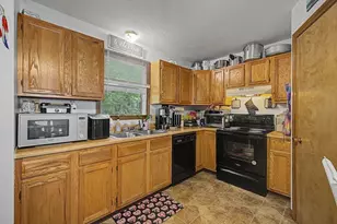 58-60 Beverly Ln, Springfield, MA 01151 - Photo 23