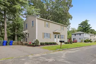58-60 Beverly Ln, Springfield, MA 01151 - Photo 3