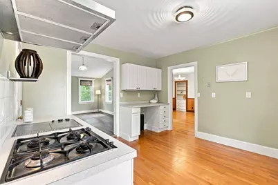 13 Welsh St, Malden, MA 02148 - Photo 5