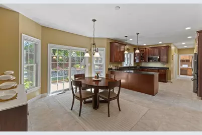 8 Karen Ln, Milford, MA 01757 - Photo 5