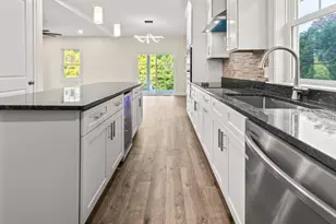 132 Barrington Rd, Longmeadow, MA 01106 - Photo 9