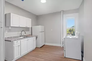456 Maple St, Holyoke, MA 01040 - Photo 9