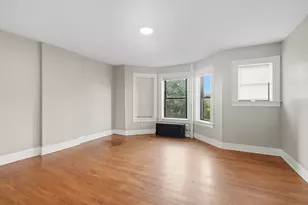 456 Maple St, Holyoke, MA 01040 - Photo 3
