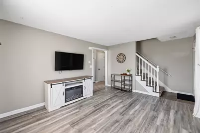 3-5 Hamar Dr, Agawam, MA 01030 - Photo 9
