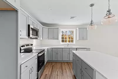 393 Court St #5, Plymouth, MA 02360 - Photo 3