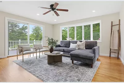 6 Hillcrest Rd, Bedford, MA 01730 - Photo 3