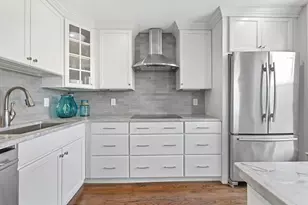 23 Bay State Rd, Boston, MA 02215 - Photo 15