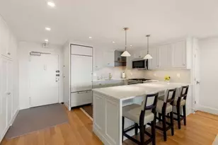 9 Hawthorne Pl, Boston, MA 02114 - Photo 5