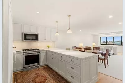 9 Hawthorne Pl #14H, Boston, MA 02114 - Photo 3