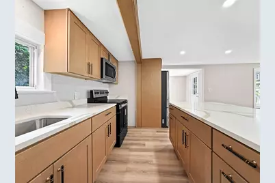 89 Goodale St, Haverhill, MA 01830 - Photo 9