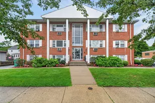 924 Main St, Woburn, MA 01801 - Photo 1