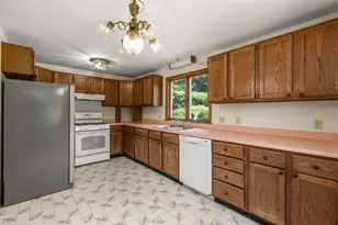 32 Acushnet Rd, Mattapoisett, MA 02739 - Photo 11