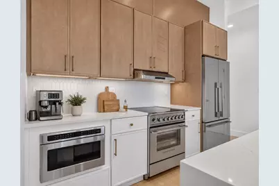 15 Clyde St #F, Somerville, MA 02145 - Photo 5
