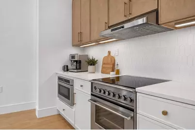 15 Clyde St #F, Somerville, MA 02145 - Photo 9