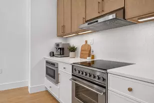 15 Clyde St, Somerville, MA 02145 - Photo 9