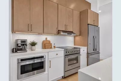 15 Clyde St #F, Somerville, MA 02145 - Photo 5