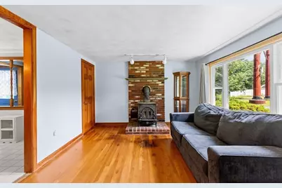 71 Lake St, Pembroke, MA 02359 - Photo 11