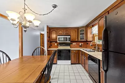 71 Lake St, Pembroke, MA 02359 - Photo 5
