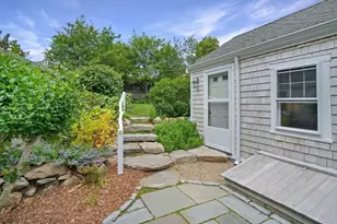 124 Main St, Tisbury, MA 02568 - Photo 7