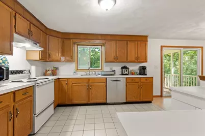 58 Roosevelt Rd, Wilmington, MA 01887 - Photo 5