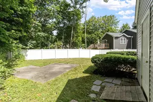 14 Meadow Ln, Worcester, MA 01602 - Photo 7