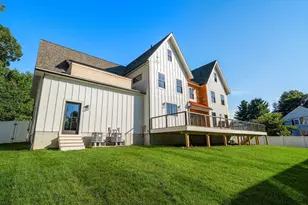 33 Harbor View Park, Milton, MA 02186 - Photo 3