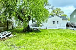 289 Burnham Rd, Lowell, MA 01852 - Photo 15