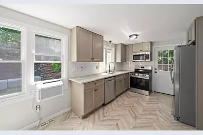 28 Lawn St #28, Attleboro, MA 02703 - Photo 5