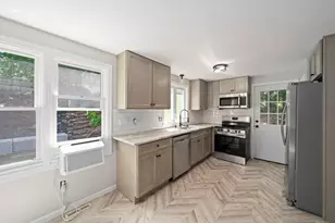 28 Lawn St, Attleboro, MA 02703 - Photo 5