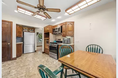 140 Pleasant St, Whitman, MA 02382 - Photo 15