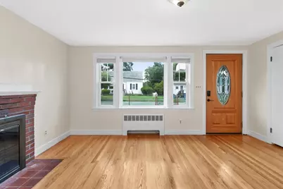 37 Kenmore Rd, Waltham, MA 02453 - Photo 9
