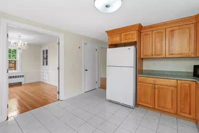 37 Kenmore Rd, Waltham, MA 02453 - Photo 5