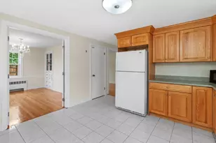 37 Kenmore Rd, Waltham, MA 02453 - Photo 5