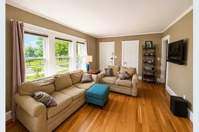 166-168 East Side Pkwy, Newton, MA 02458 - Photo 9