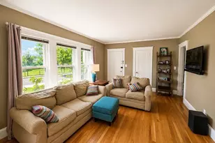 166-168 East Side Pkwy, Newton, MA 02458 - Photo 9