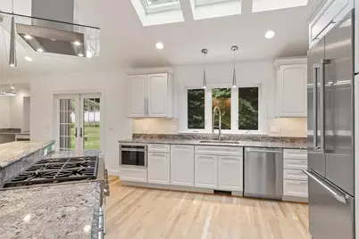24 Robin Hill Rd, Chelmsford, MA 01824 - Photo 11
